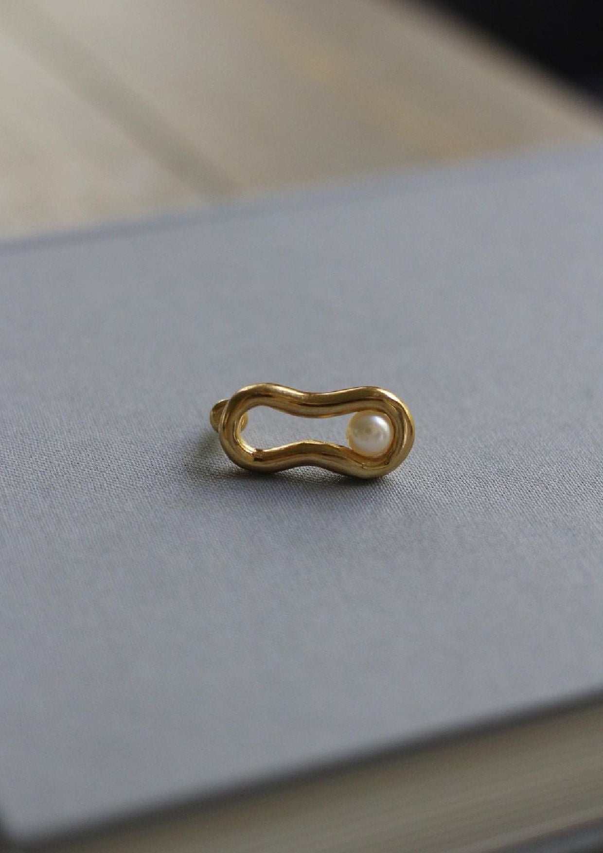 Pearl Oyster Earrings (single)