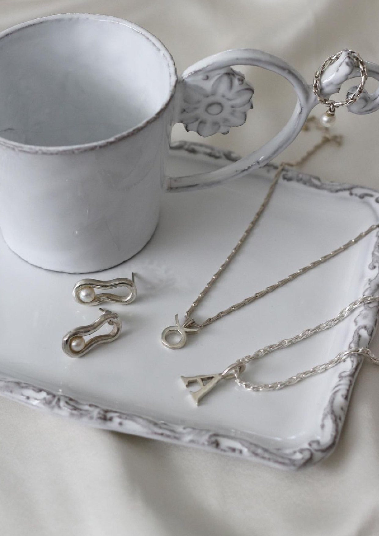 Pearl Oyster Earrings (single)