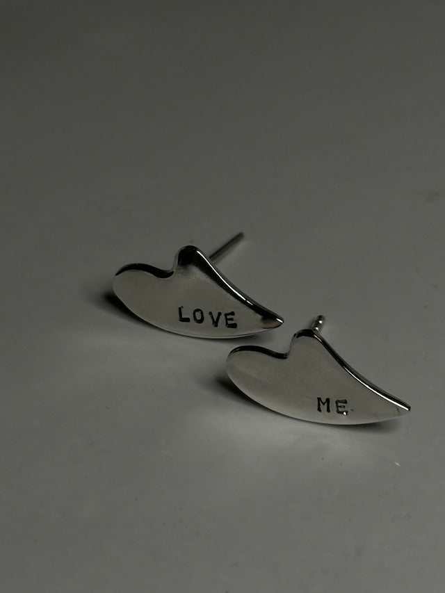 「LOVES」Heart Earrings