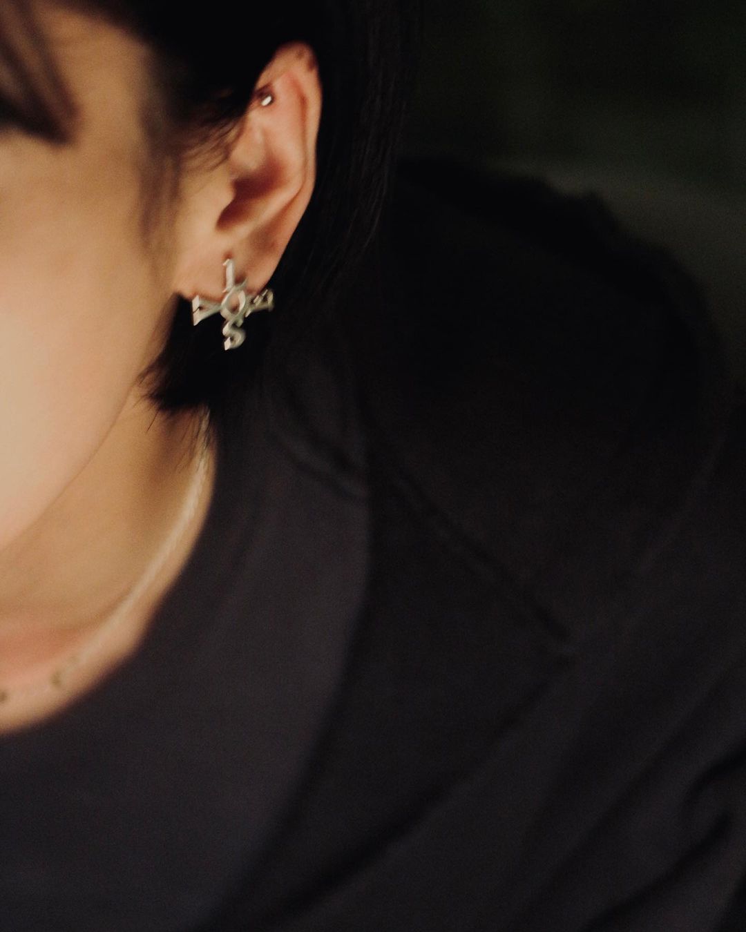 「LOVES」cross earrings
